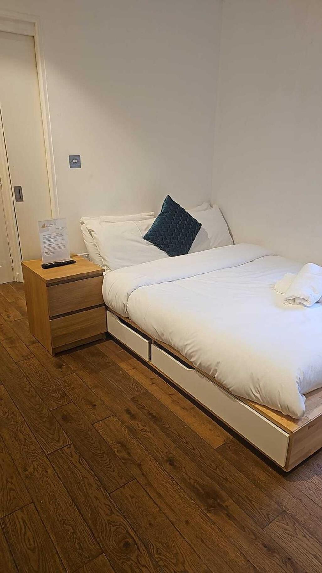 The Chapter- Knightsbridge Suites Лондон Номер фото